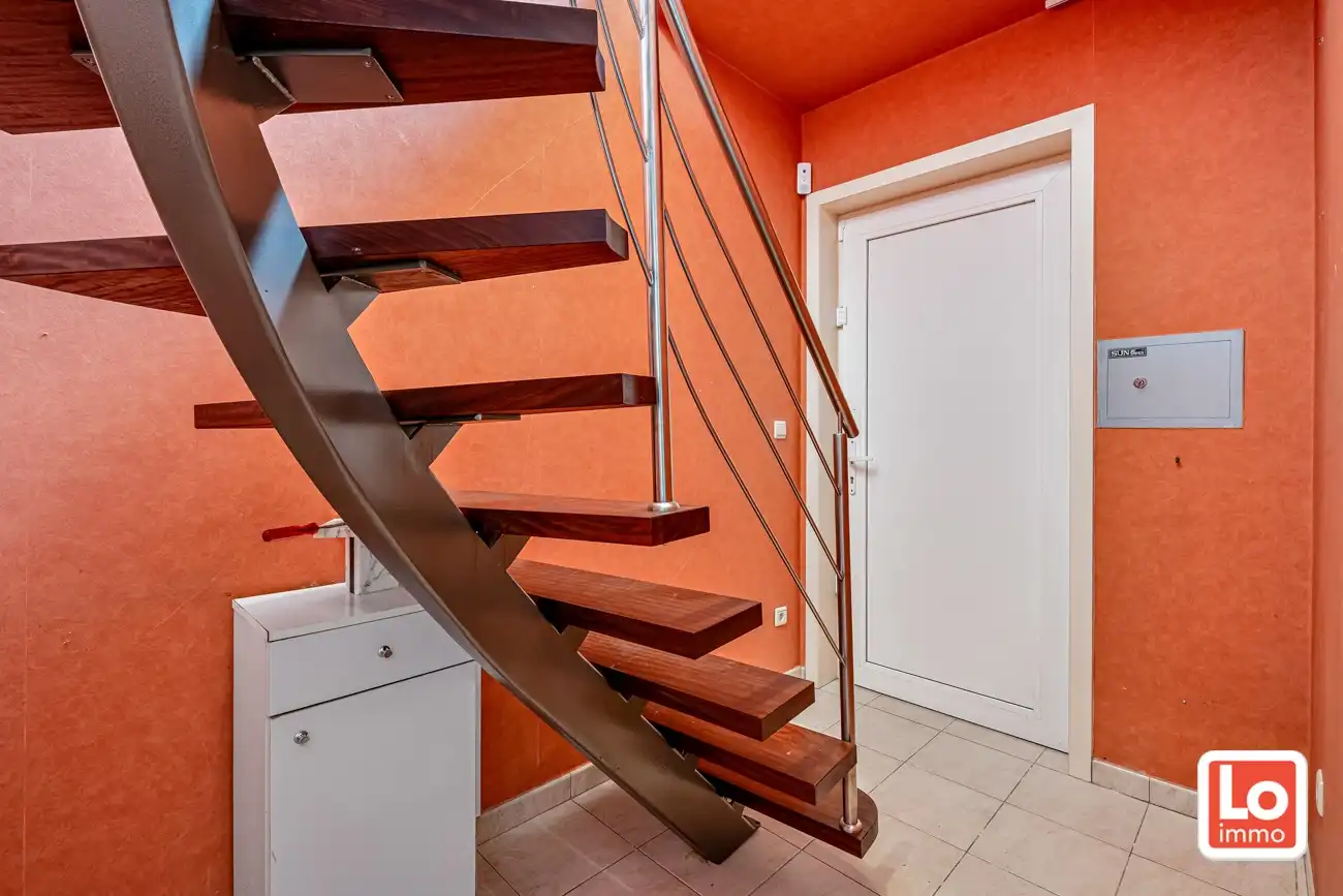 Degelijke open (kangoeroe)woning met inpandige garage en gezellige zuidwest georiënteerde tuin op een rustige locatie nabij het centrum van Lochristi! foto 19