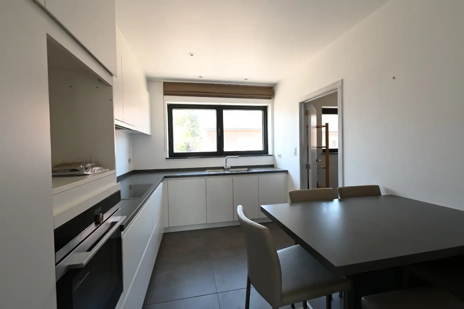 Knap ingericht ruim duplex-appartement met 3 slaapkamers te  Bilzen - Merem + autostandplaats foto 6