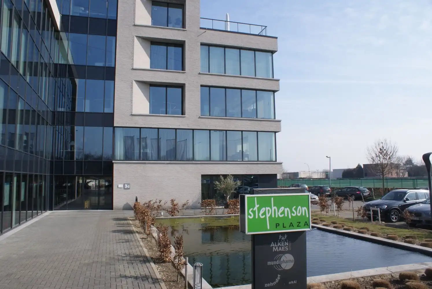 BLARENBERGLAAN 3 - STEPHENSON PLAZA foto {{pictureIndex}}