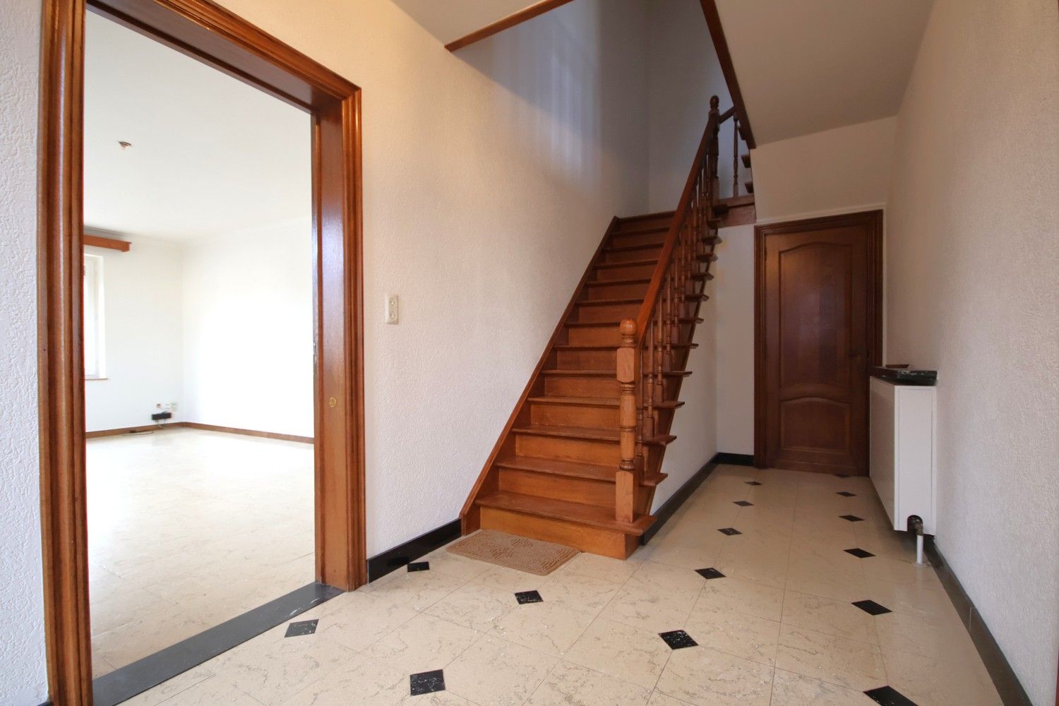 Ruime woning met 3 slaapkamers en tuin midden in het centrum foto 6