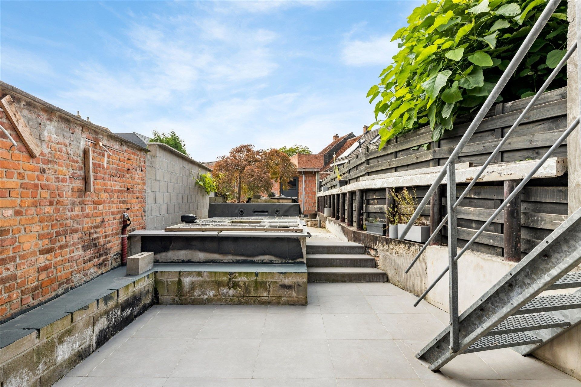 Instapklare bel-étage woning met grote garage en zonnig tuintje gelegen in een doodlopende woonstraat foto 18