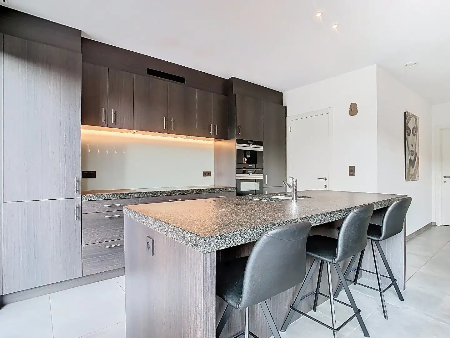 Recent gelijkvloers appartement met tuin, 2 slaapkamers en dressing foto 7