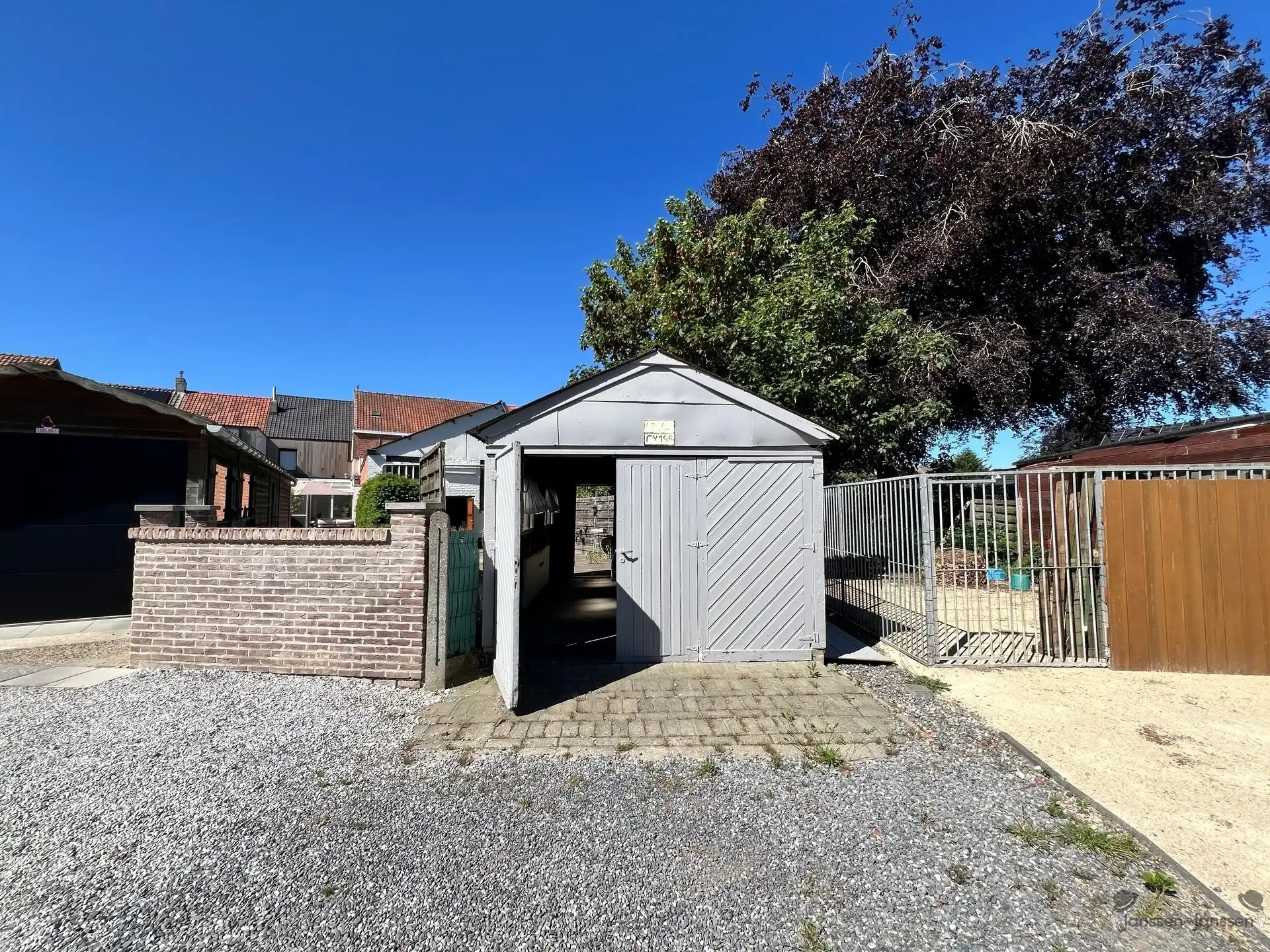 centrumwoning met veel ruimte en garage. foto 5