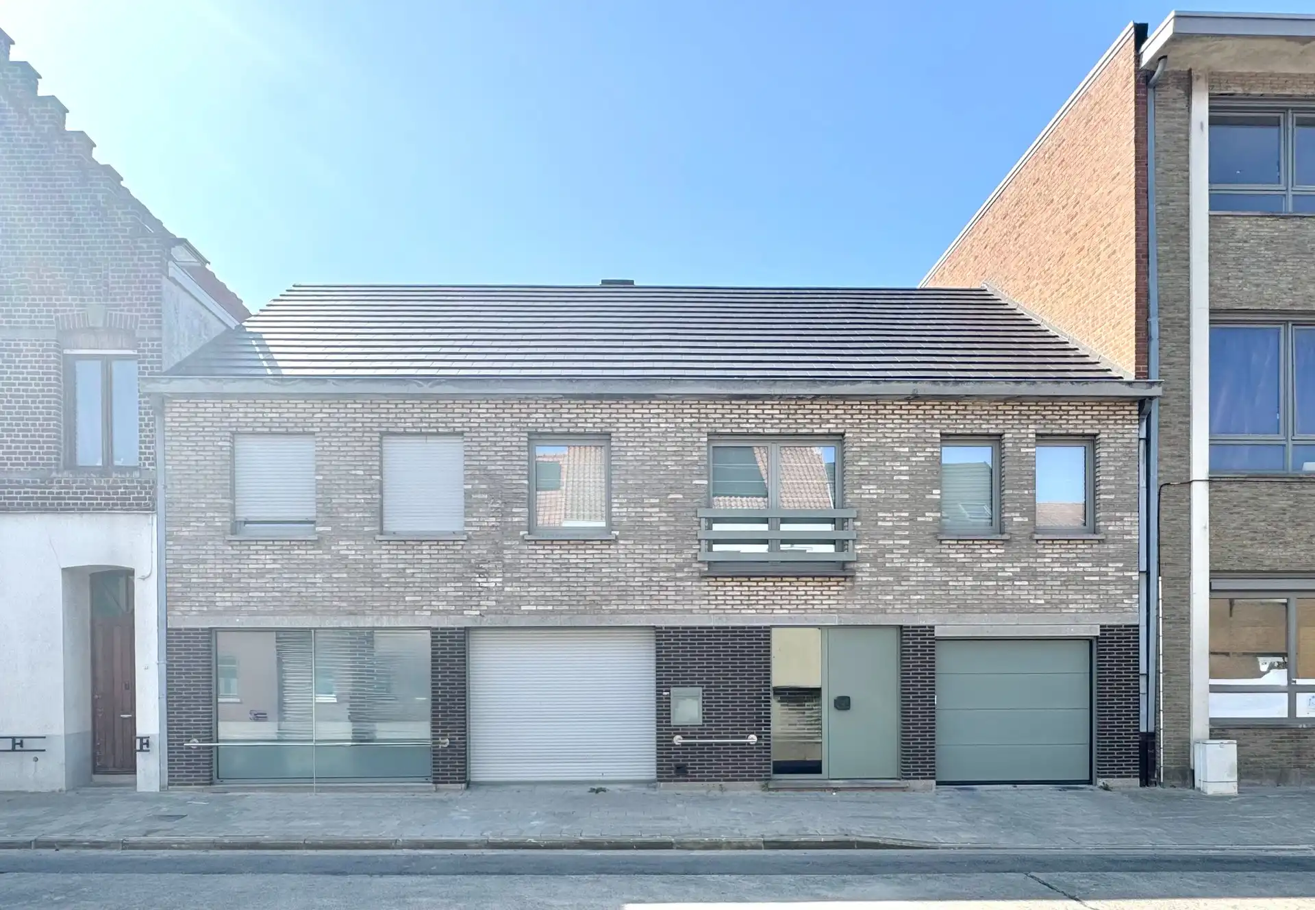 BREDE GEVEL- WONING | ZWEMBAD | DUBBELE GARAGE | TUIN |1.055 M² foto 42