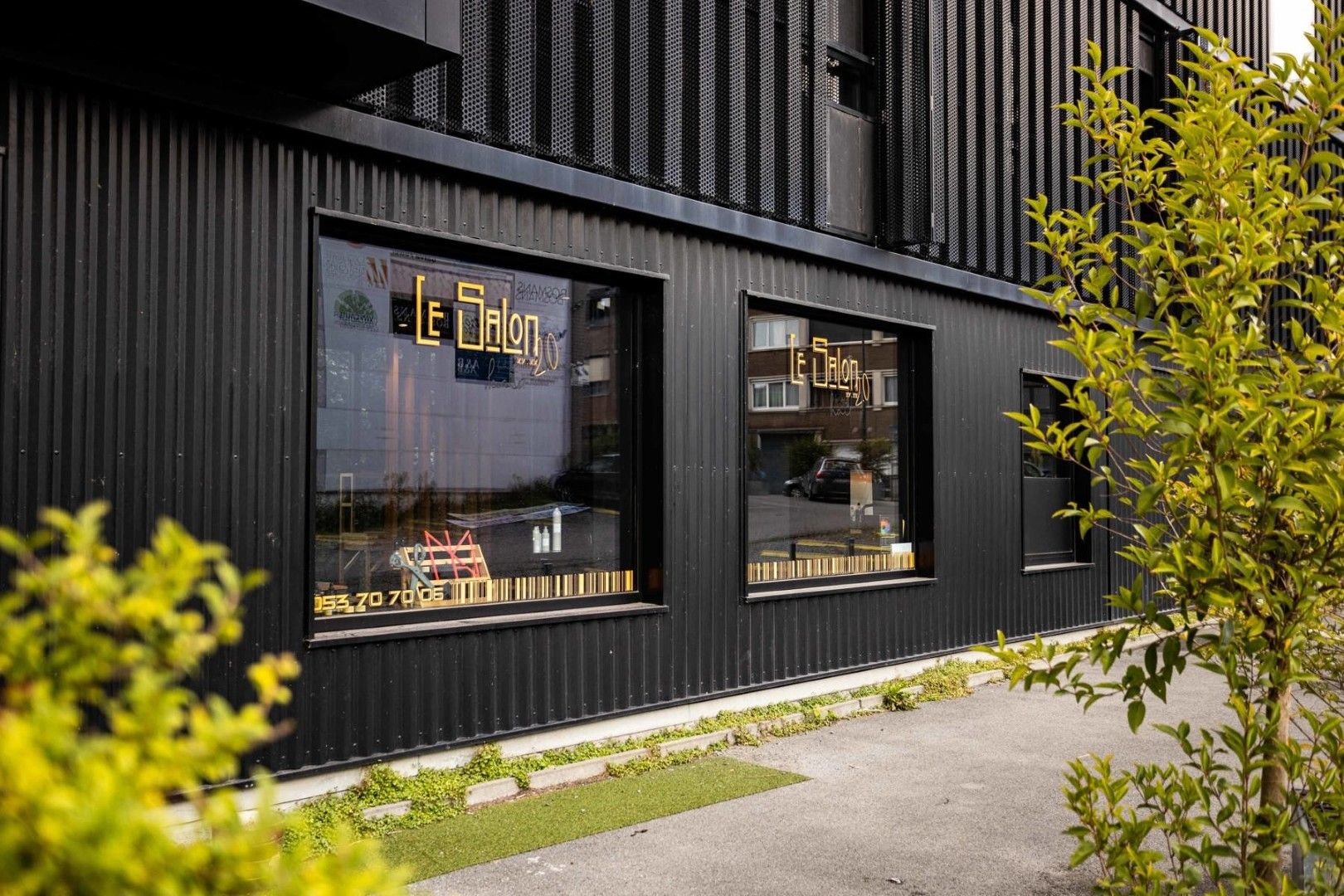 HIGH-END HANDELSRUIMTE OF KANTOOR MET GARAGE foto 23