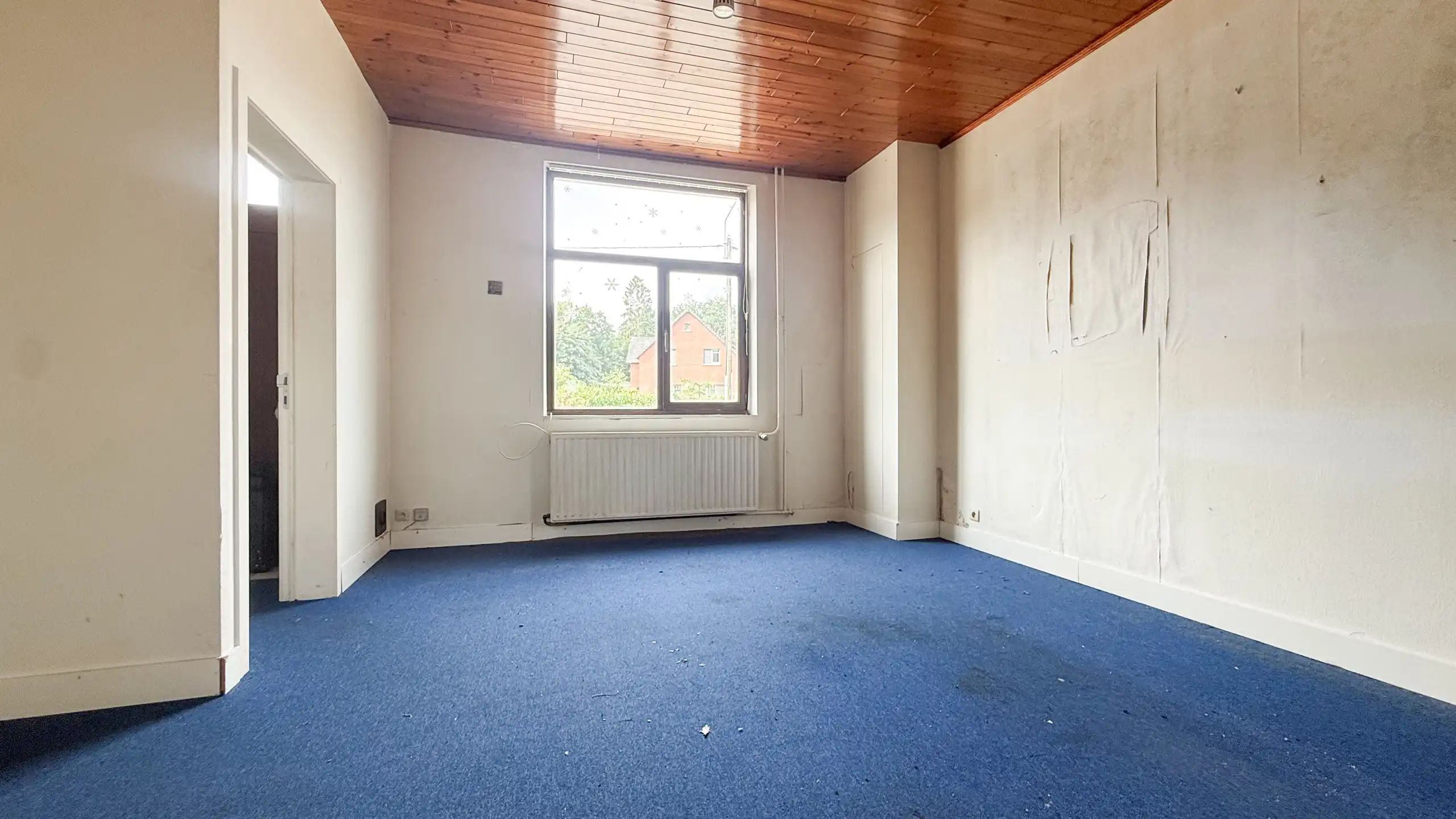 Renovatiepand met ruime living en mooi perceel van 6+ are! foto 5