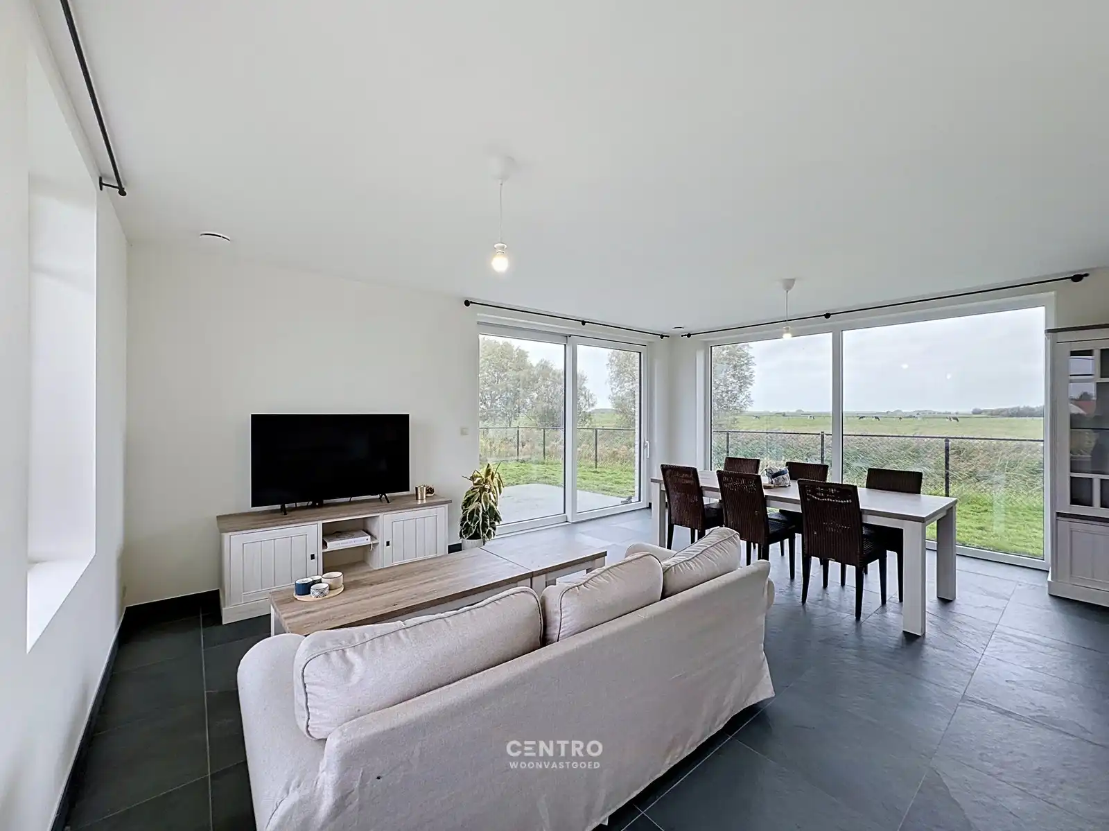 Nieuwbouwwoning met 4 slpks, 2 badks en een FANTASTISCH Polderzicht! foto 4