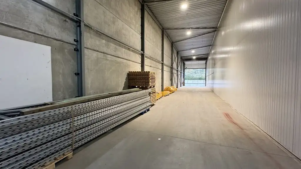 Loods te huur vlakbij R4 te Evergem foto 2