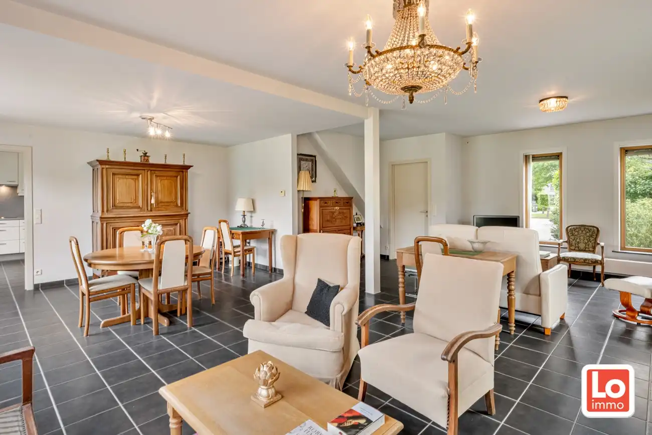 Instap klare open woning met inpandige garage en zonnige tuin op een toplocatie nabij het centrum van Lochristi! foto 6