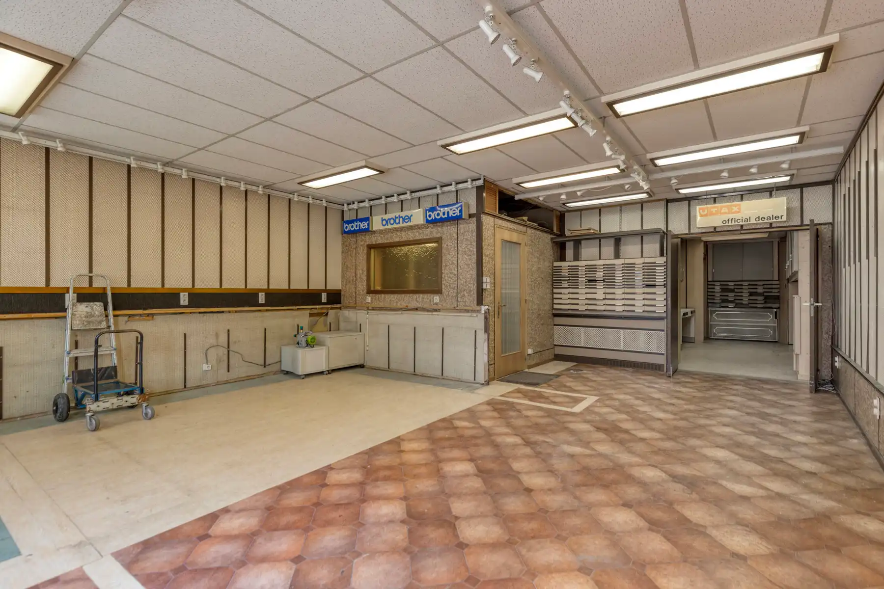 Te renoveren woning/handelspand met veel potentieel. foto 4