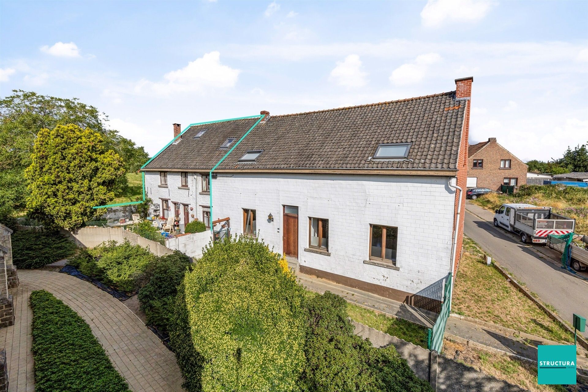 ONDER COMPROMIS: Woning met opfrispotentieel, uitmuntend gelegen in de schaduw van de kerk van Relegem! foto 3