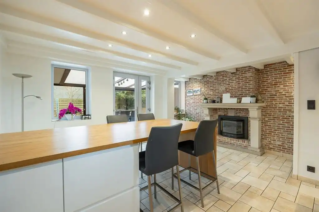 Woning met multifunctioneel magazijn foto 5