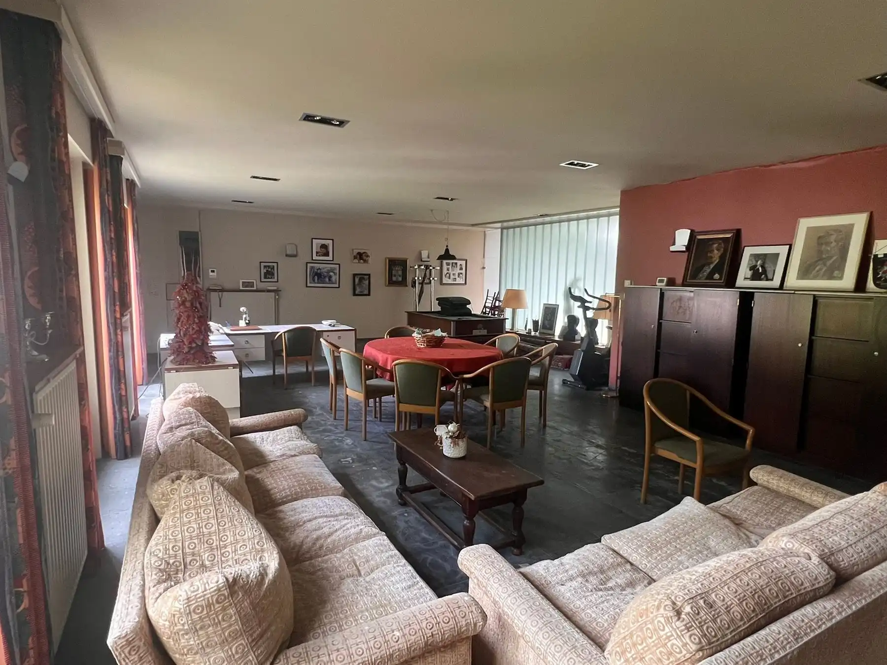 Karaktervolle villa met bijgebouwen foto 30