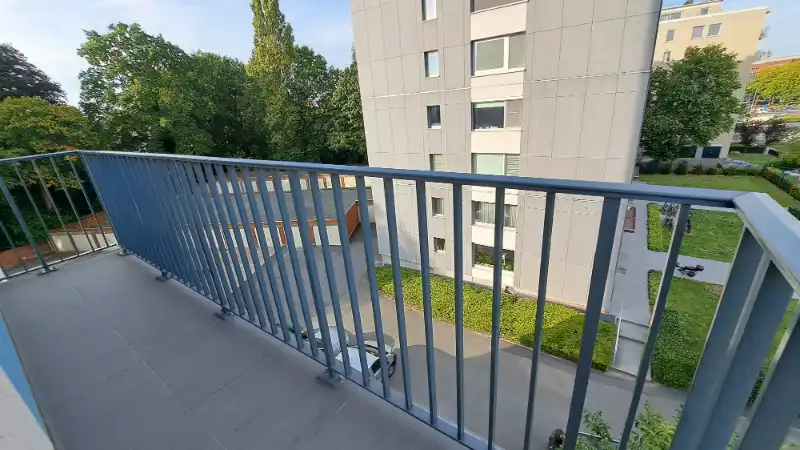 Ruim en lichtrijk 2-slaapkamerappartement met terras te koop in Sint-Michiels Brugge foto 9