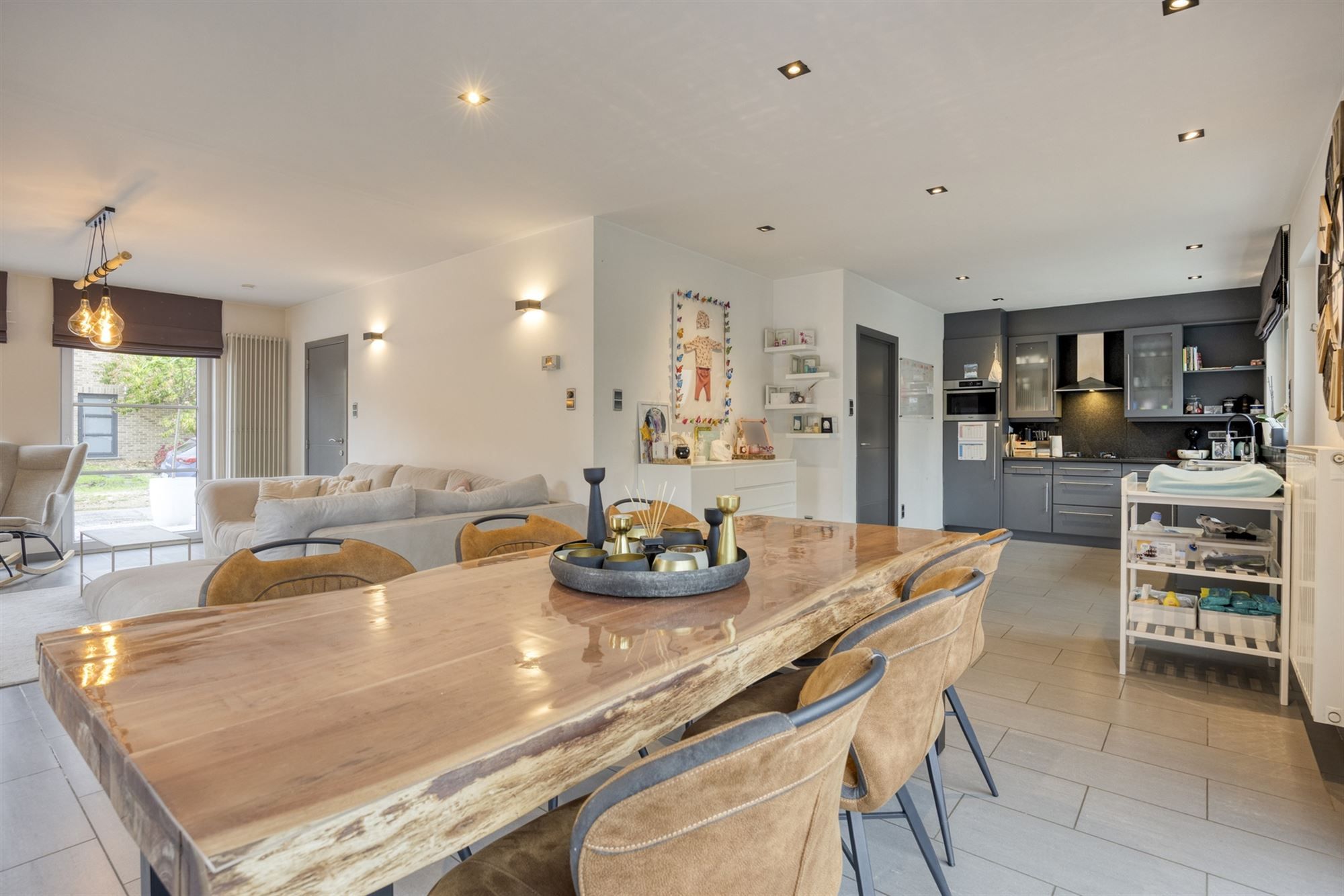 Ruime energiezuinige gezinswoning met 4 slaapkamers foto 6