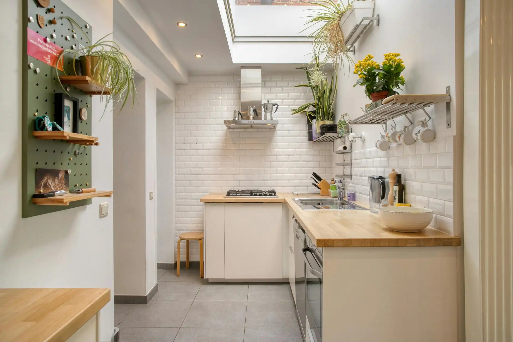 Instapklare woning met drie slaapkamers  te koop in Heule! foto 5