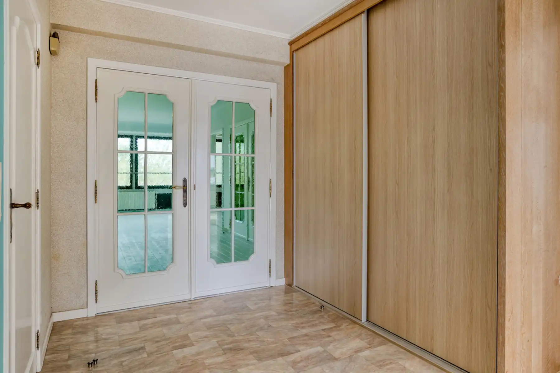 Vernieuwd 3-slaapkamerappartement met garage in hartje Aalst foto 13