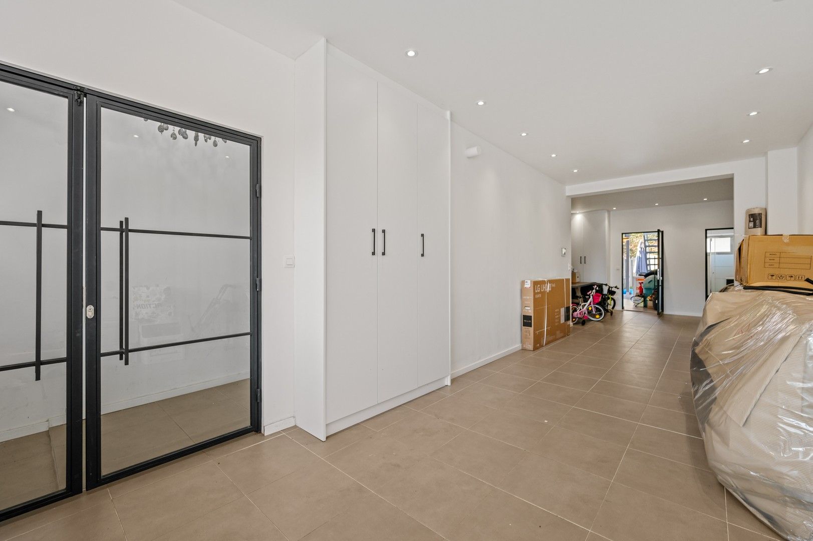 Grote eengezinswoning met polyvalente ruimte en zonnige tuin foto 11