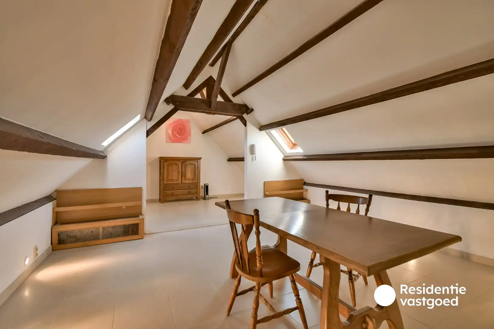 Verrassend ruime woning met unieke indeling en veel potentieel in Torhout! foto 18