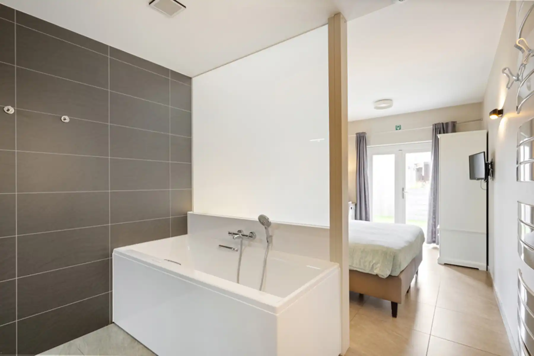 Rustig gelegen energie zuinige villa !!! foto 22