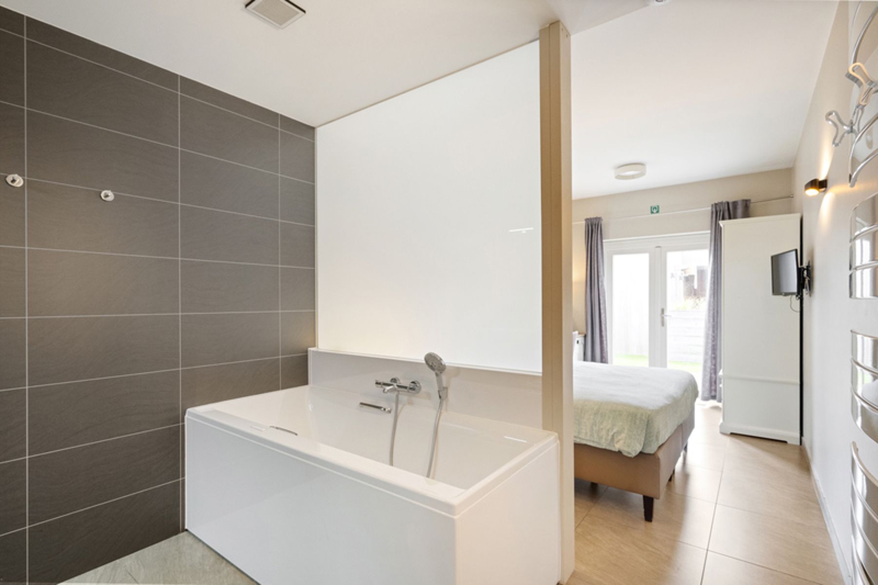 Rustig gelegen energie zuinige villa !!! foto 22