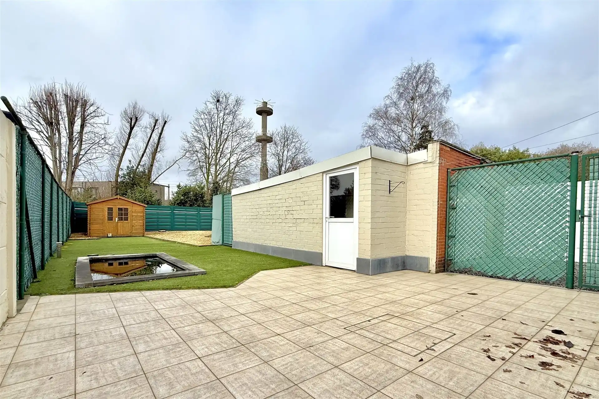 Goed onderhouden HOB met tuin foto 11