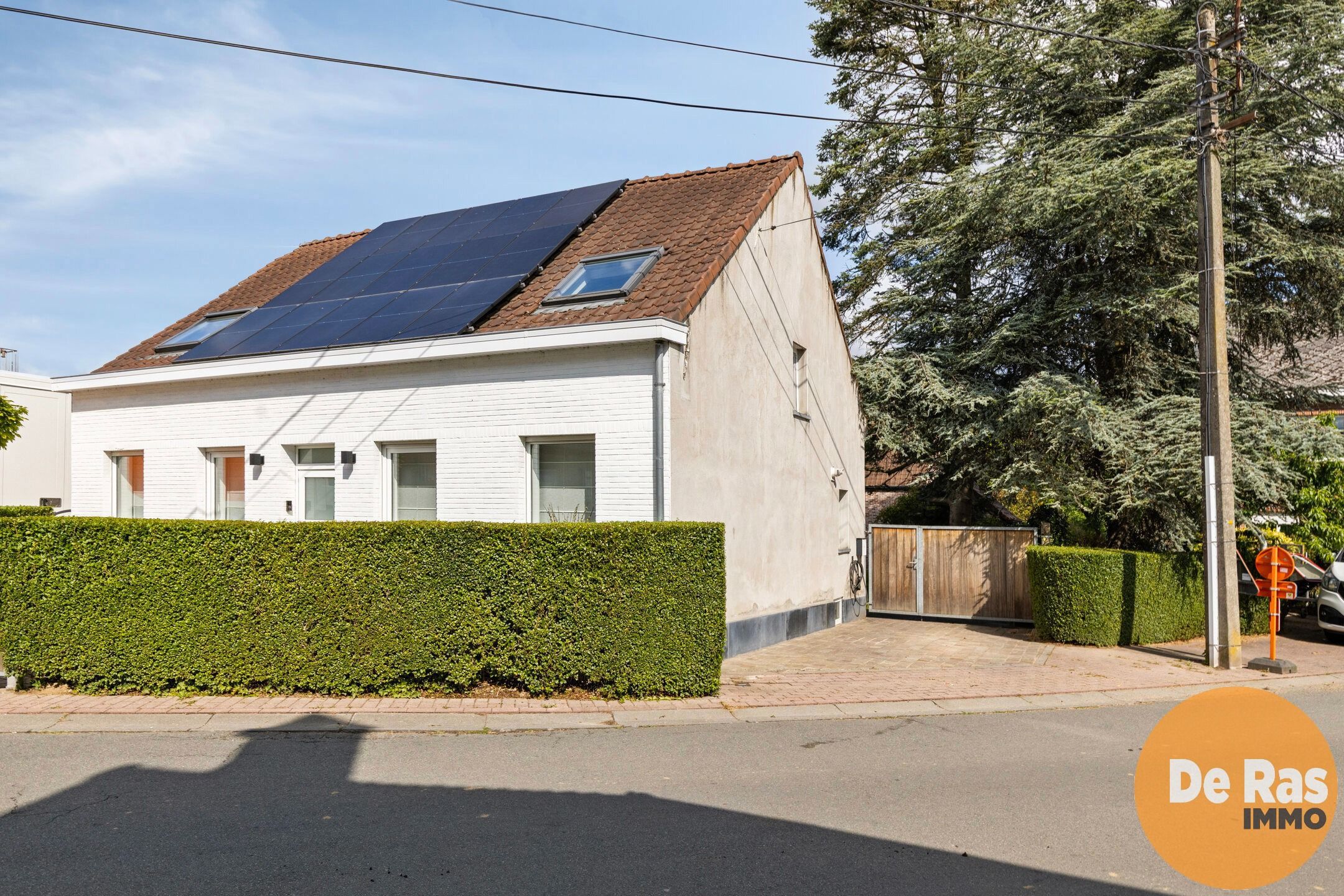 BURST - Instapklare woning met bijgebouw en ruime tuin foto 30