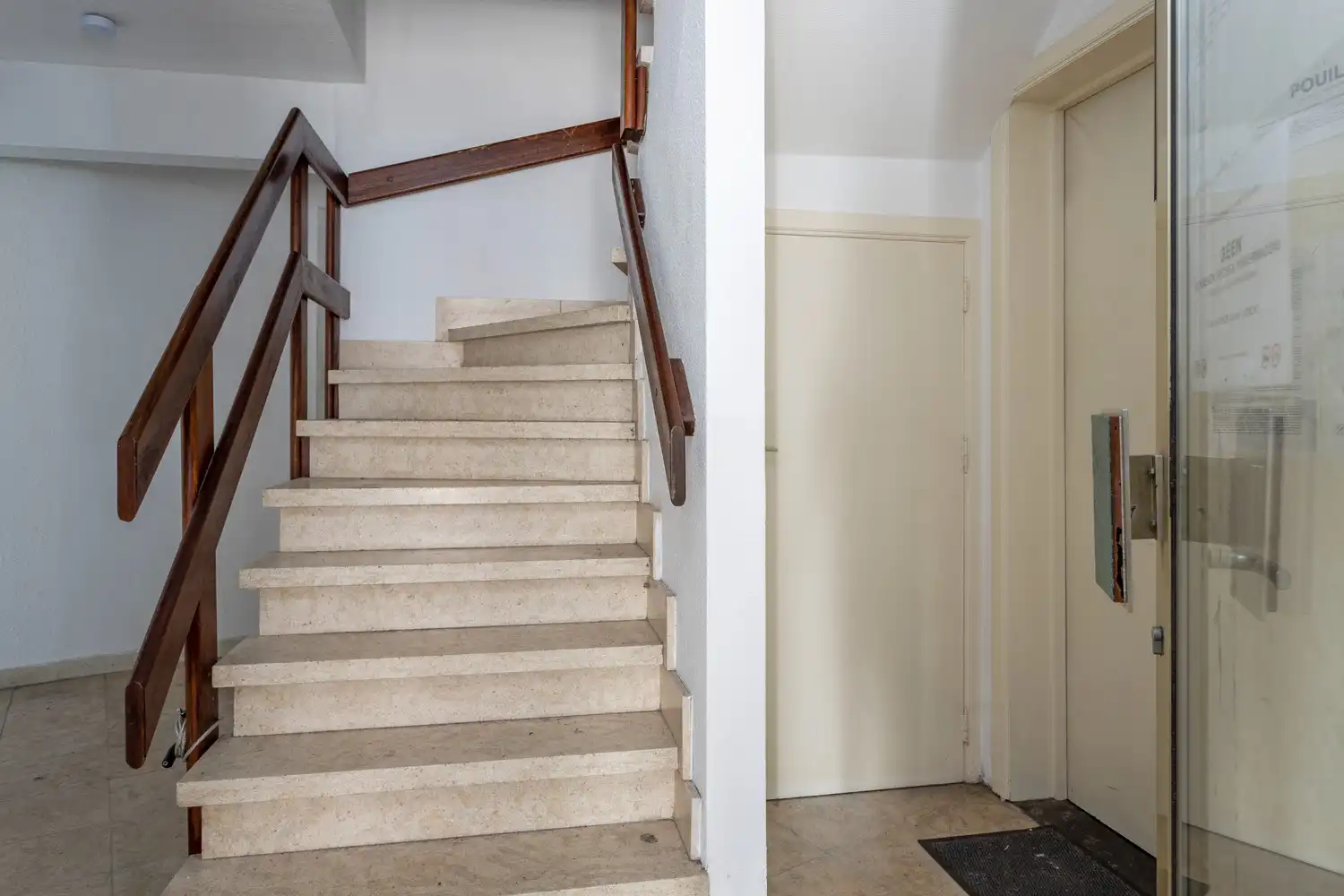 Ruim & lichtrijk 2-slaapkamerappartement te koop in hartje Ruddervoorde foto 15