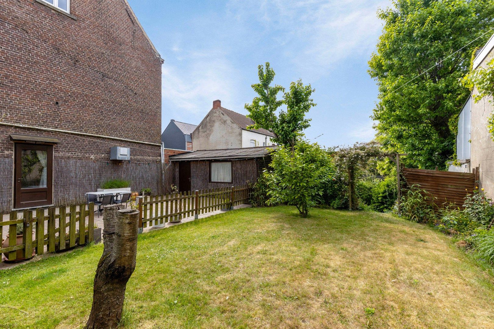 Grote eigendom met 5 kamers, garage en grote tuin! foto 15