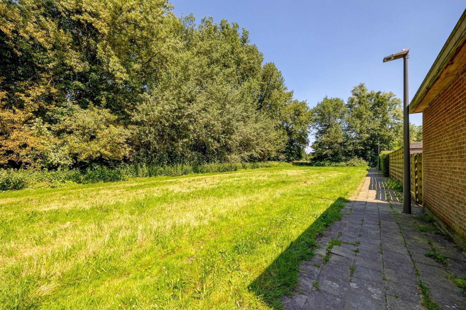 Gezellige gezinswoning met drie slaapkamers en achteruitgang foto 13