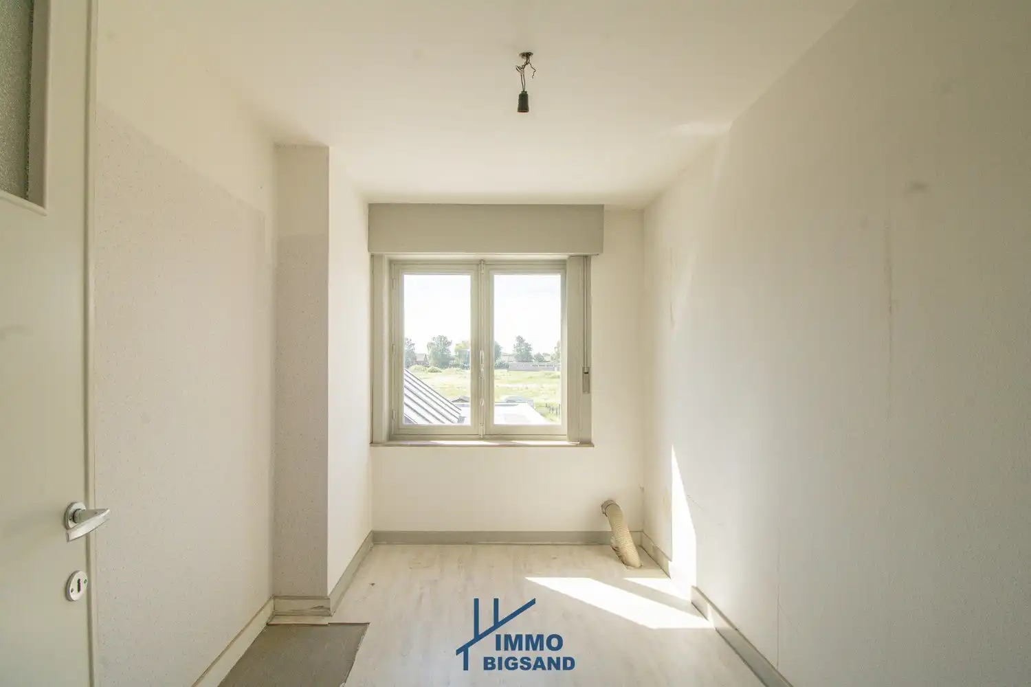Charmante woning met authentieke elementen en diepe tuin in Wervik foto 9