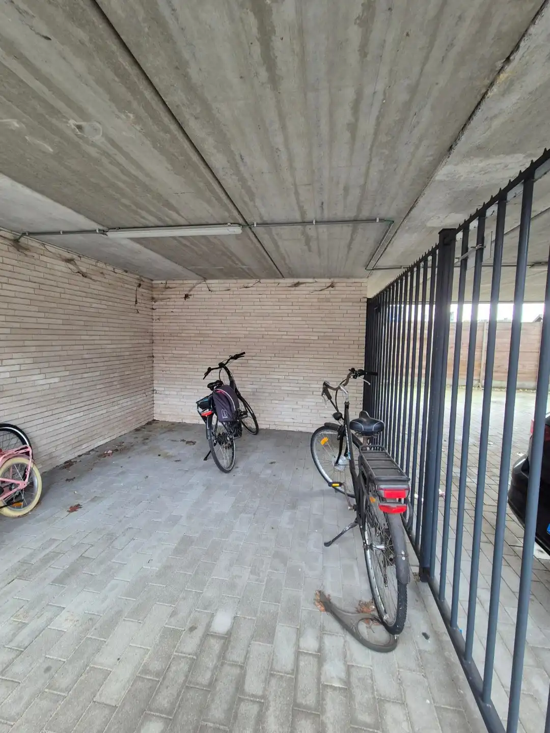 Appartement met 2 slpk en autostandplaats foto 11