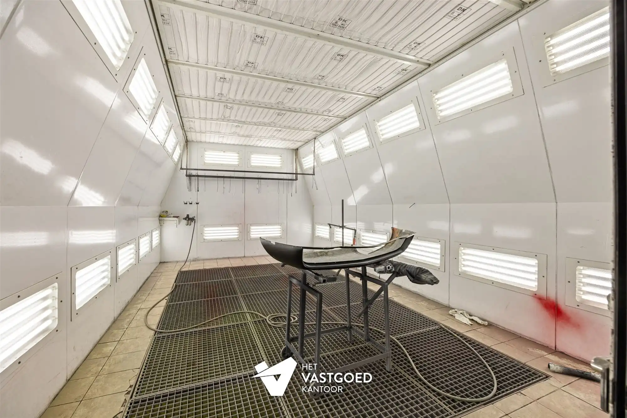 OVER TE NEMEN GARAGE (800M²) EN TANKSTATION GELEGEN OP EEN PERCEEL VAN 2727M² TE HAM foto 33