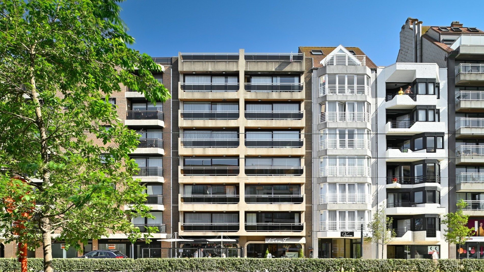 Smaakvol gerenoveerd appartement met 2 slaapkamers te Heist foto {{pictureIndex}}