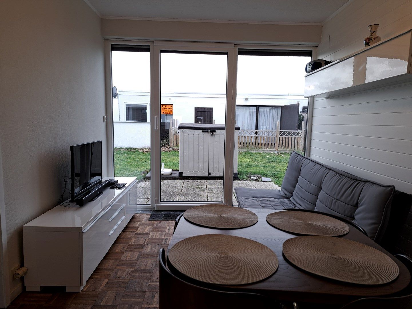 Gerenoveerde vakantiewoning met zonnig terras. foto 1