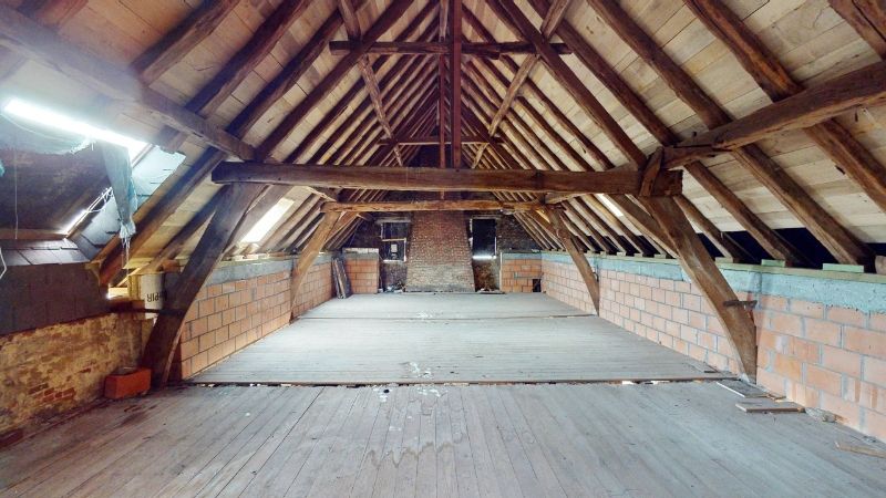 Exclusief 17e eeuws landgoed met bijgebouwen en slotgracht op 1 ha foto 26