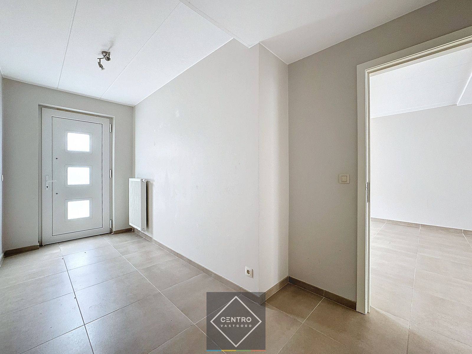 Ruime ENERGIEZUINIGE woning met 2 slpks én met DUBBELE garage! foto 9