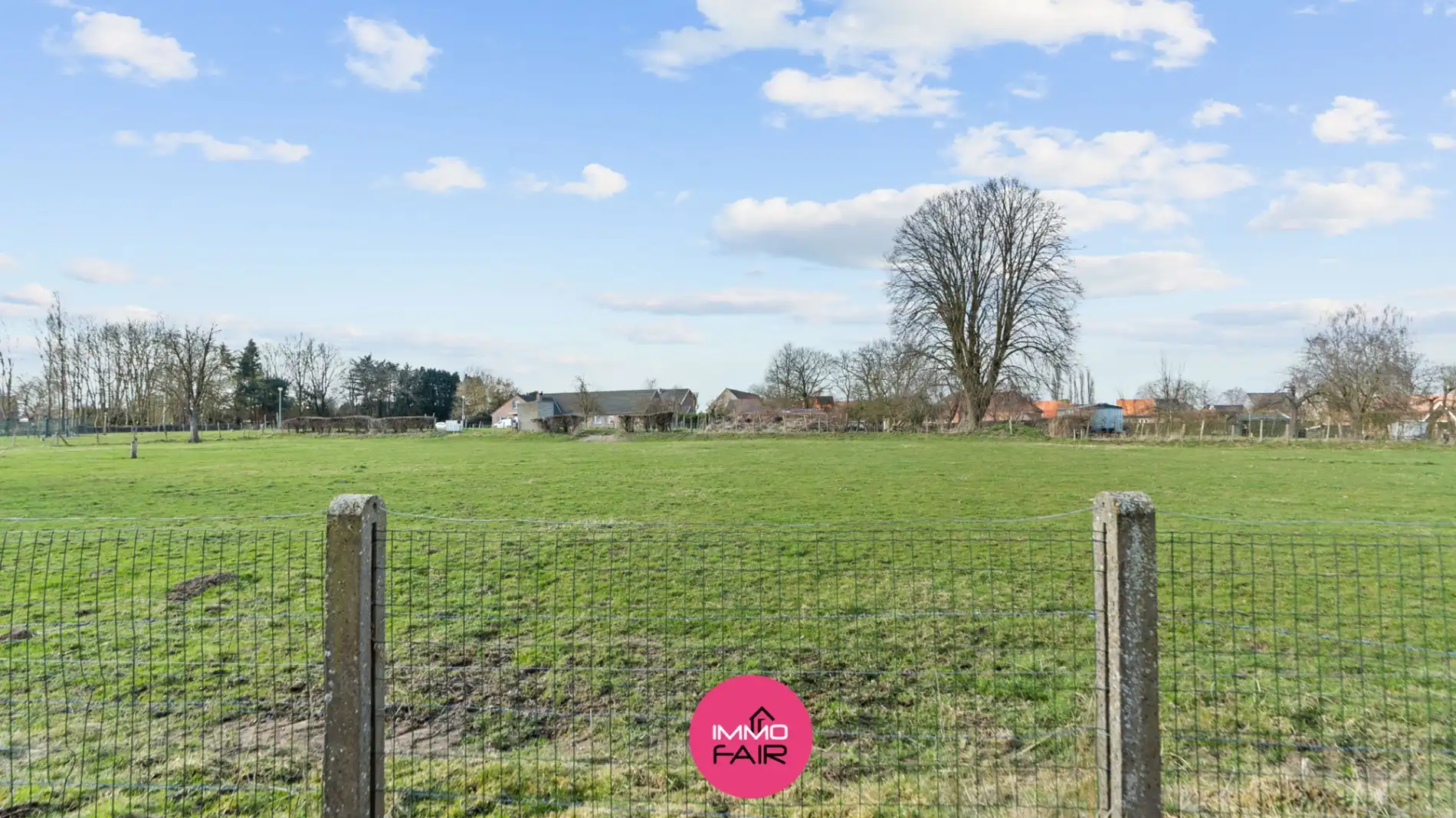 Knusse woning met zicht op de achterliggende velden foto 15