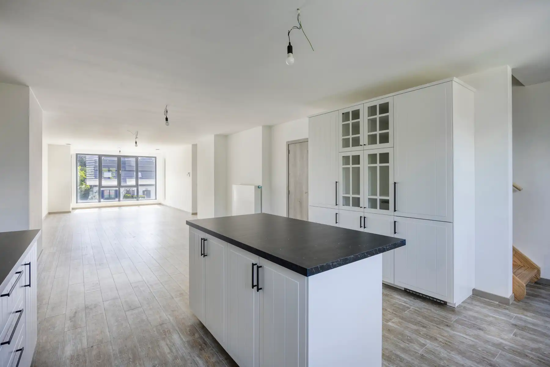 Nieuwbouw triplex met 4 slaap- en badkamers, tuin en parking foto 9