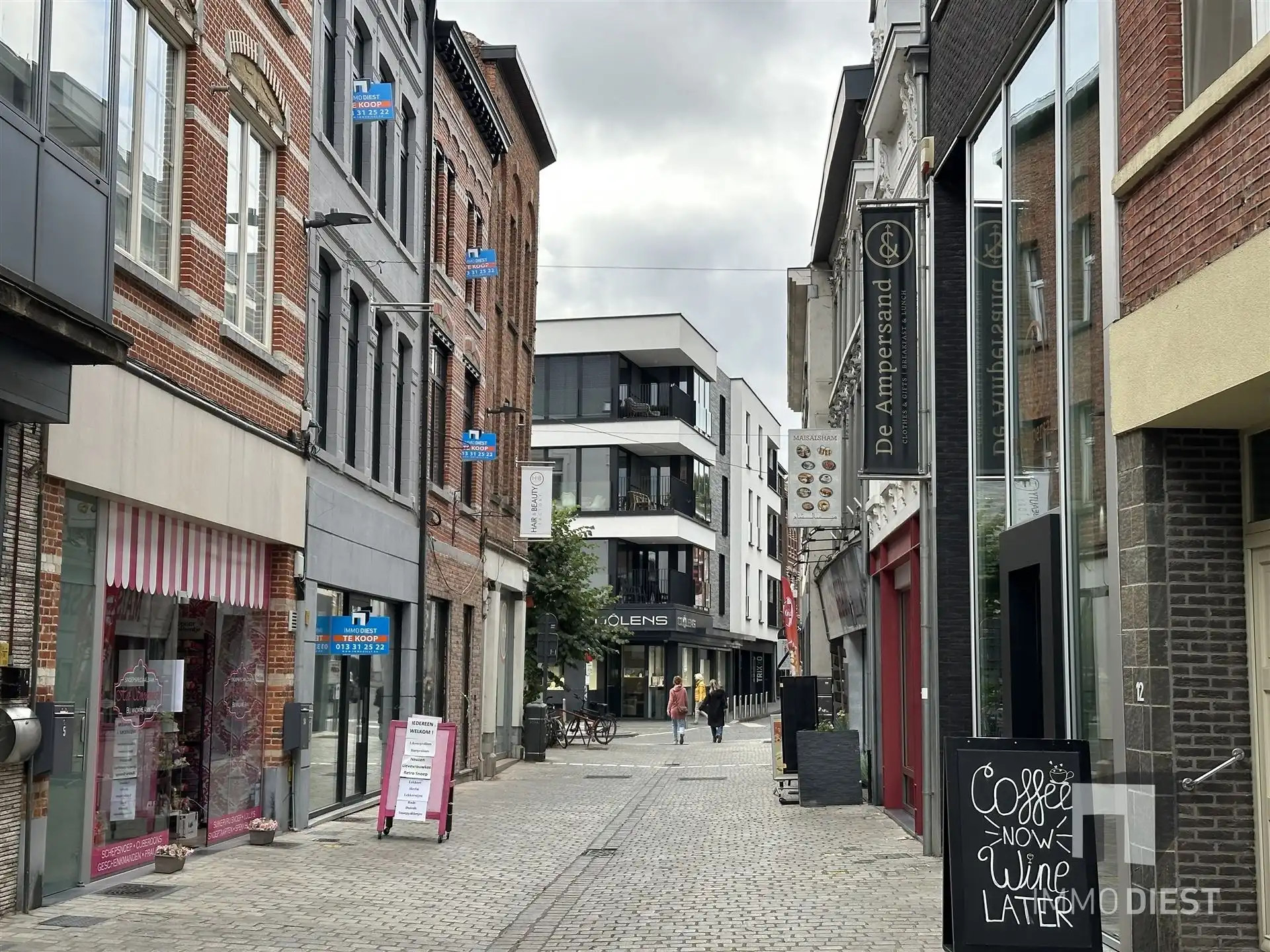 Opbrengsteigendom - 3 gloednieuwe appartementen + 1 handelspand foto 25