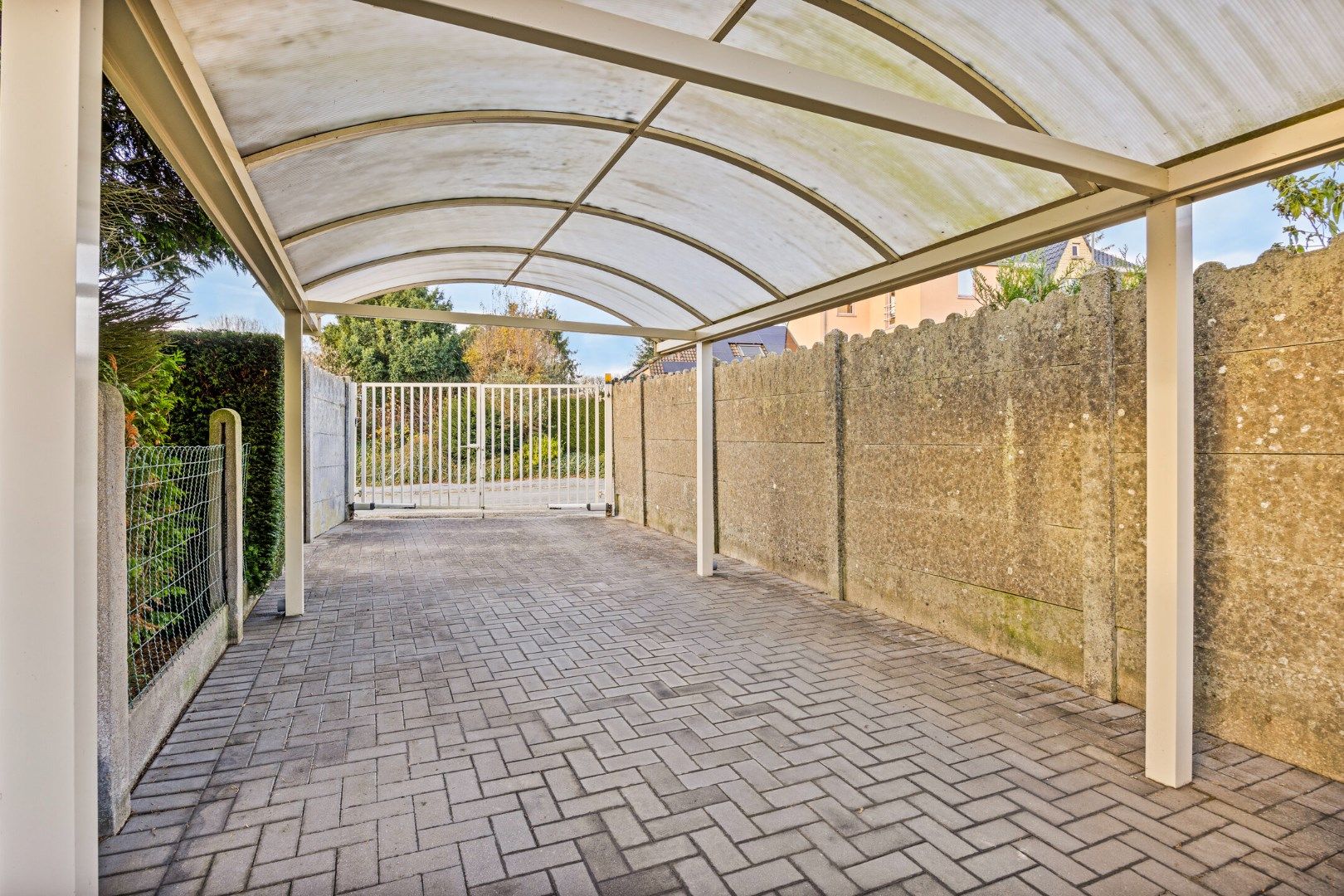 Instapklare woning met achtergelegen carport aan stadscentrum Tongeren foto 28