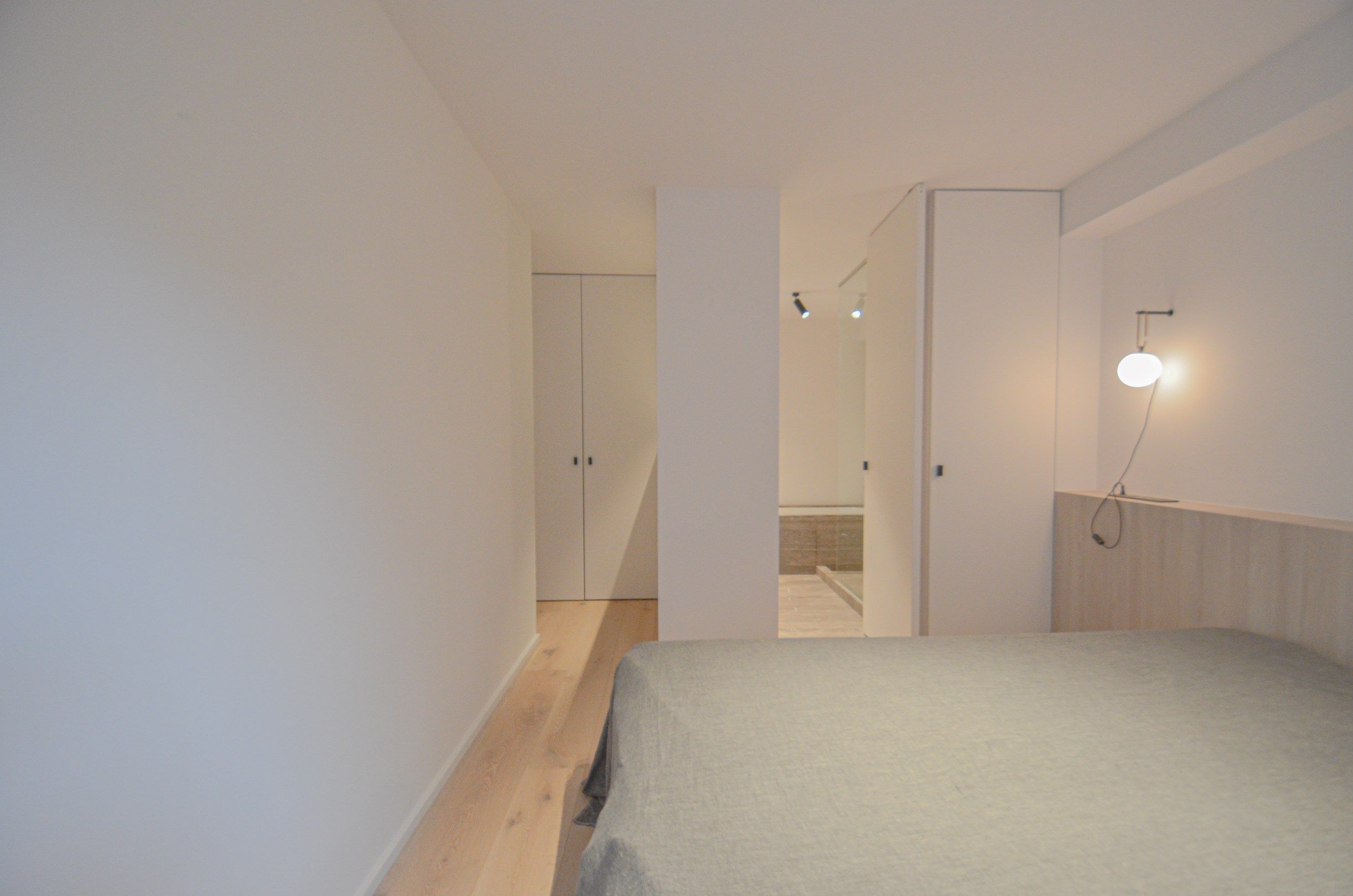 Subliem volledig gerenoveerd appartement met mooi zijdelings zeezicht gelegen in het Zoute. foto 14