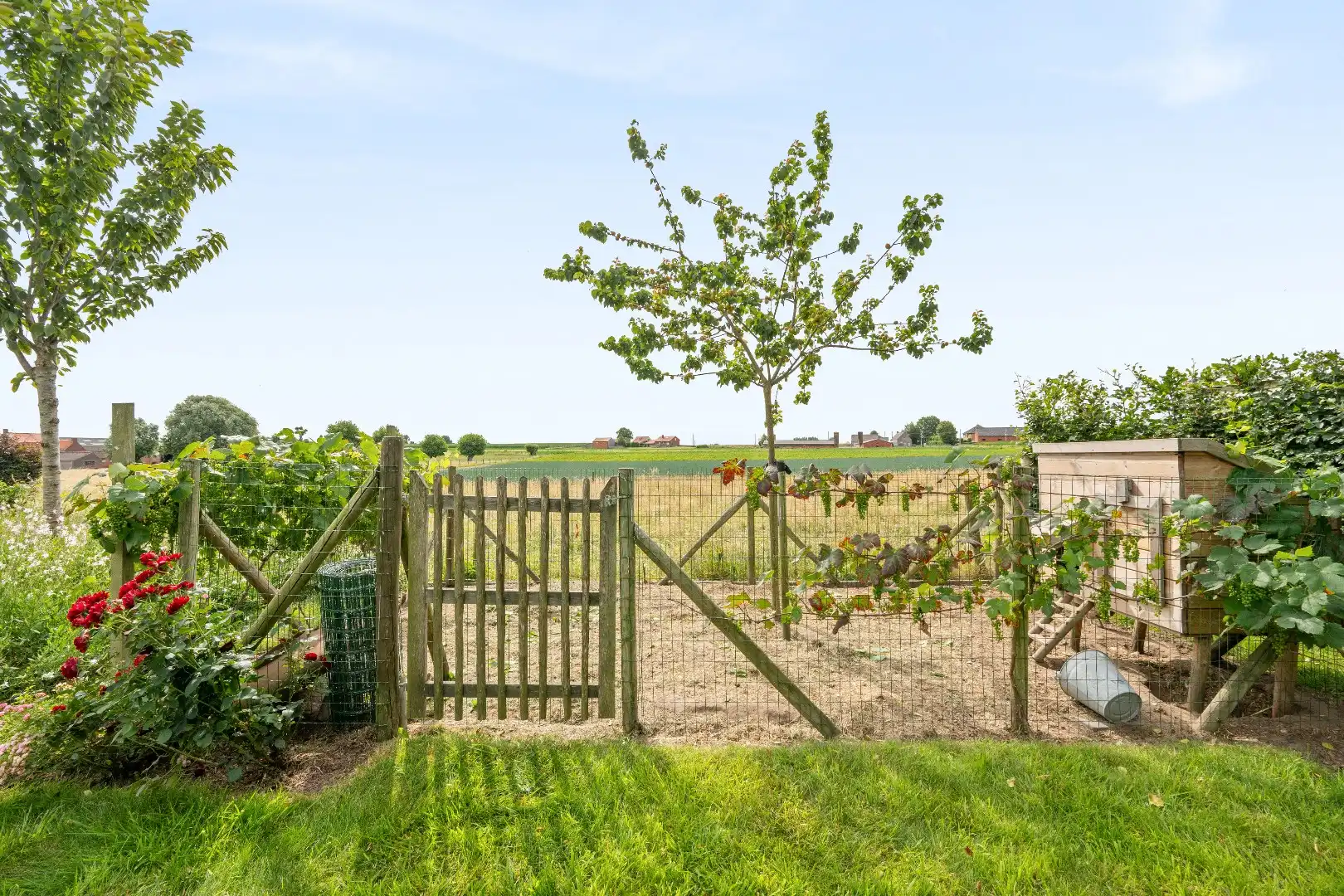 Recente en energiezuinige woning met 3 slaapkamers, ruime garage en tuin. foto 22