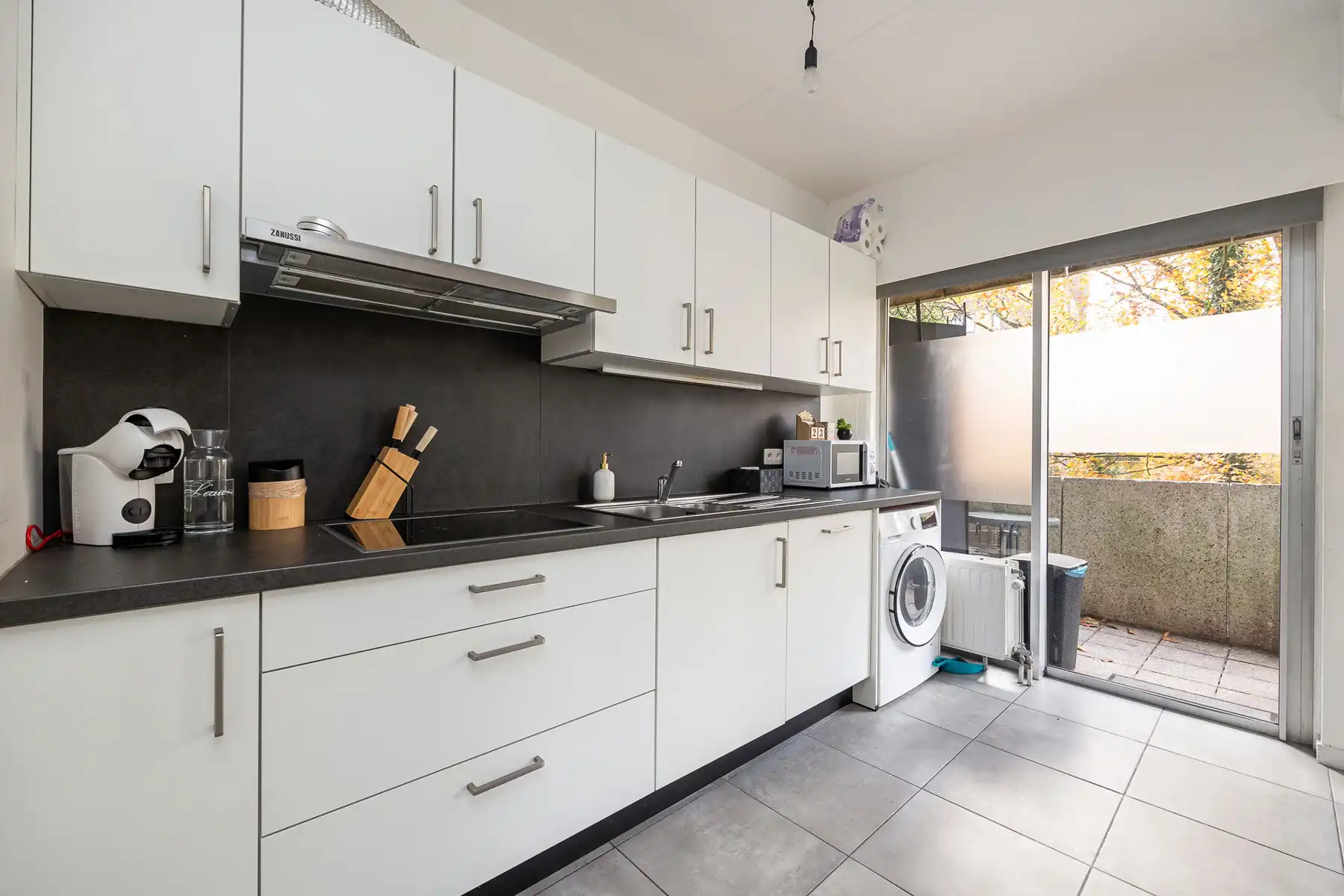 Zeer ruim appartement met 2 terrassen, 2 bergingen en garage foto 8