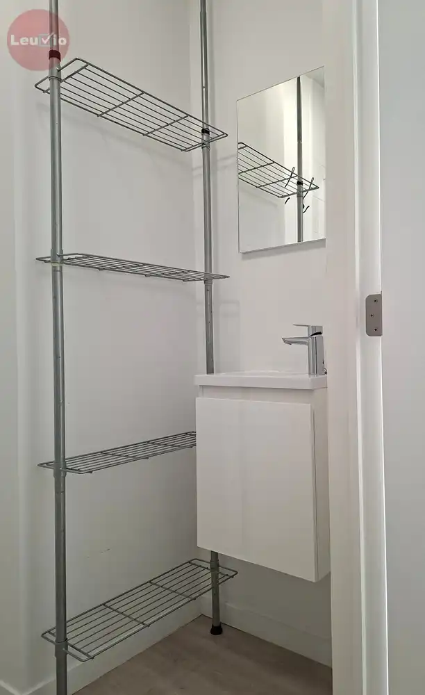 Instapklaar 1-slaapkamerappartement met tuin in het stadscentrum foto 11