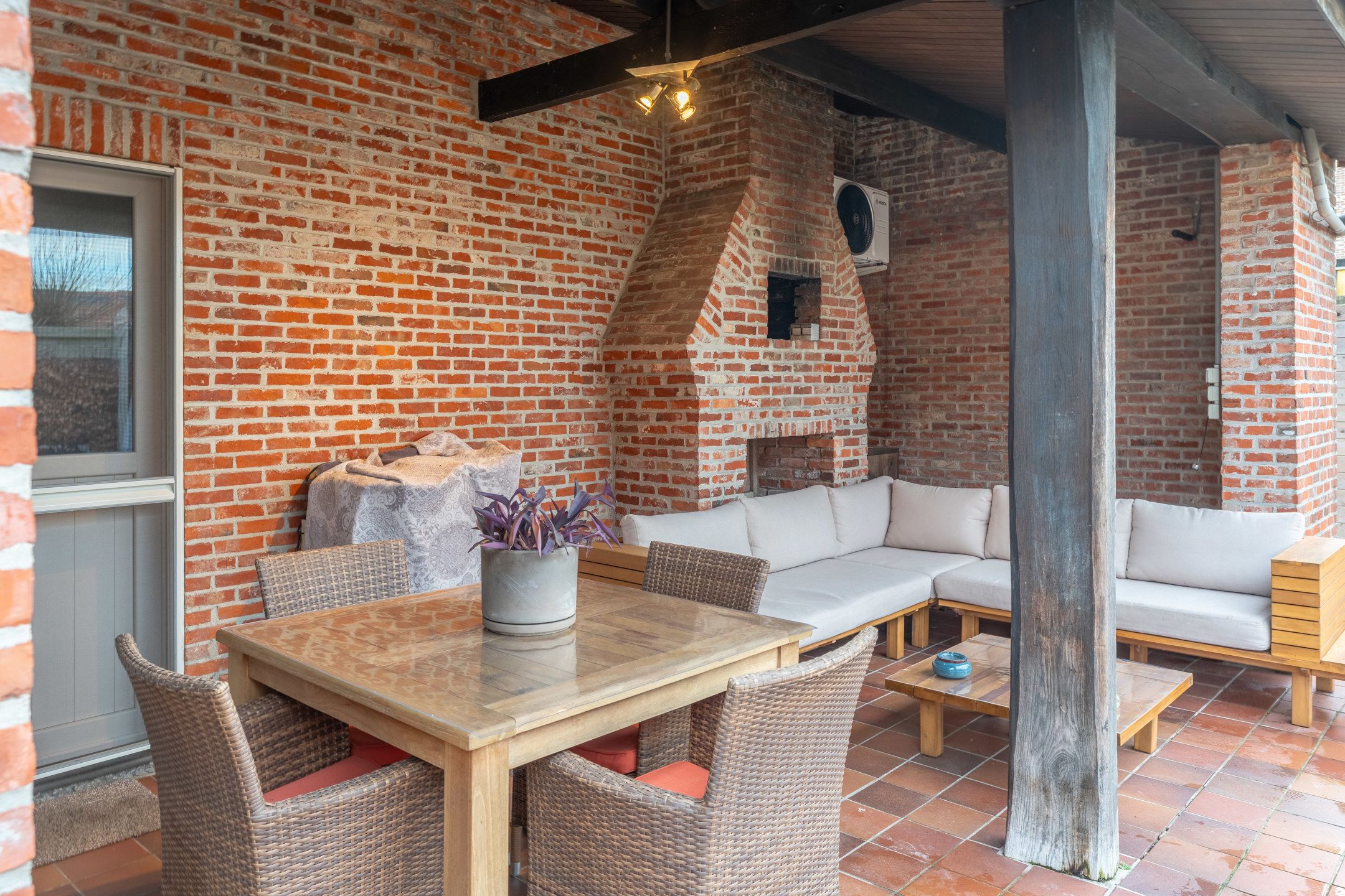 Instapklare gezinswoning met 5 slpks en 2 bdks te Vosselaar. foto 29