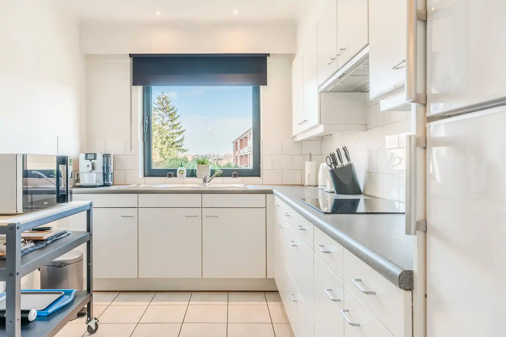 Centraal en rustig gelegen appartement met garage foto 8