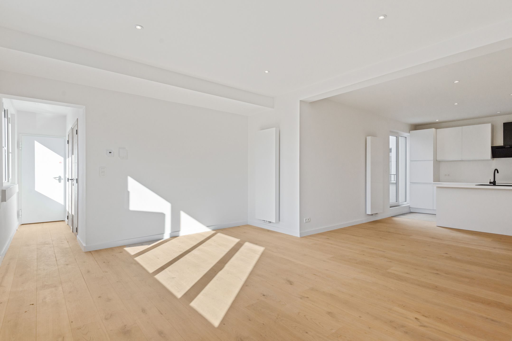 Gerenoveerd 1 slaapkamer appartement met terras te koop foto 5