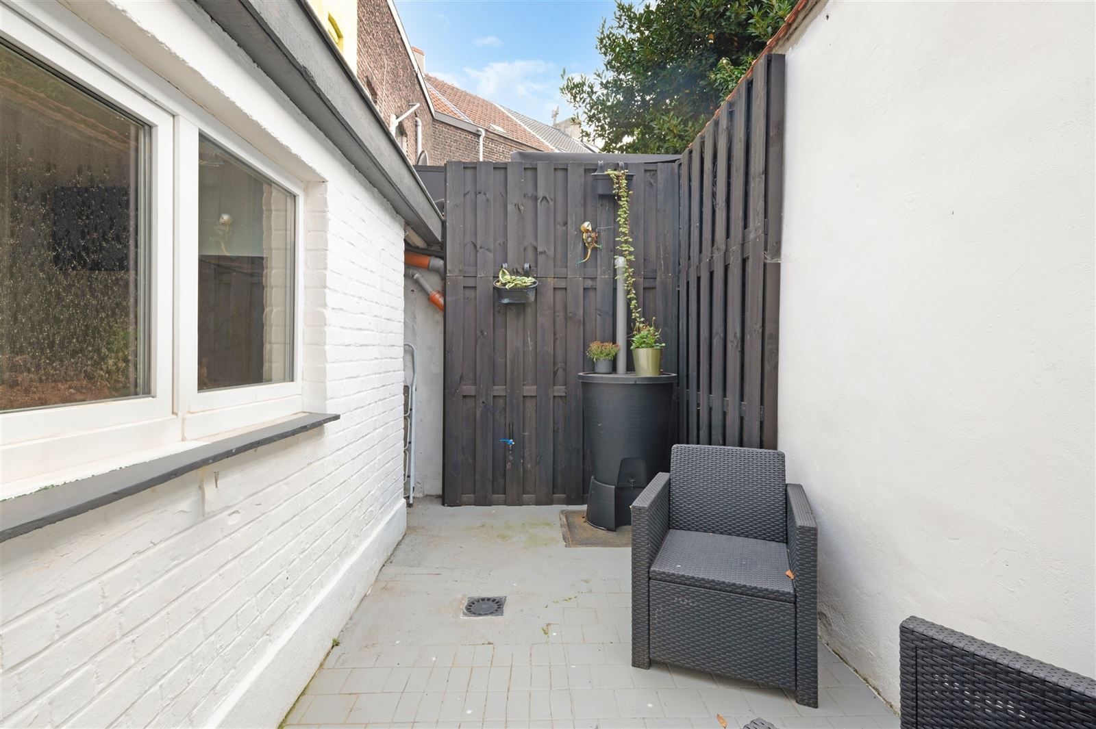 Instapklare rijwoning met stadskoer foto 13