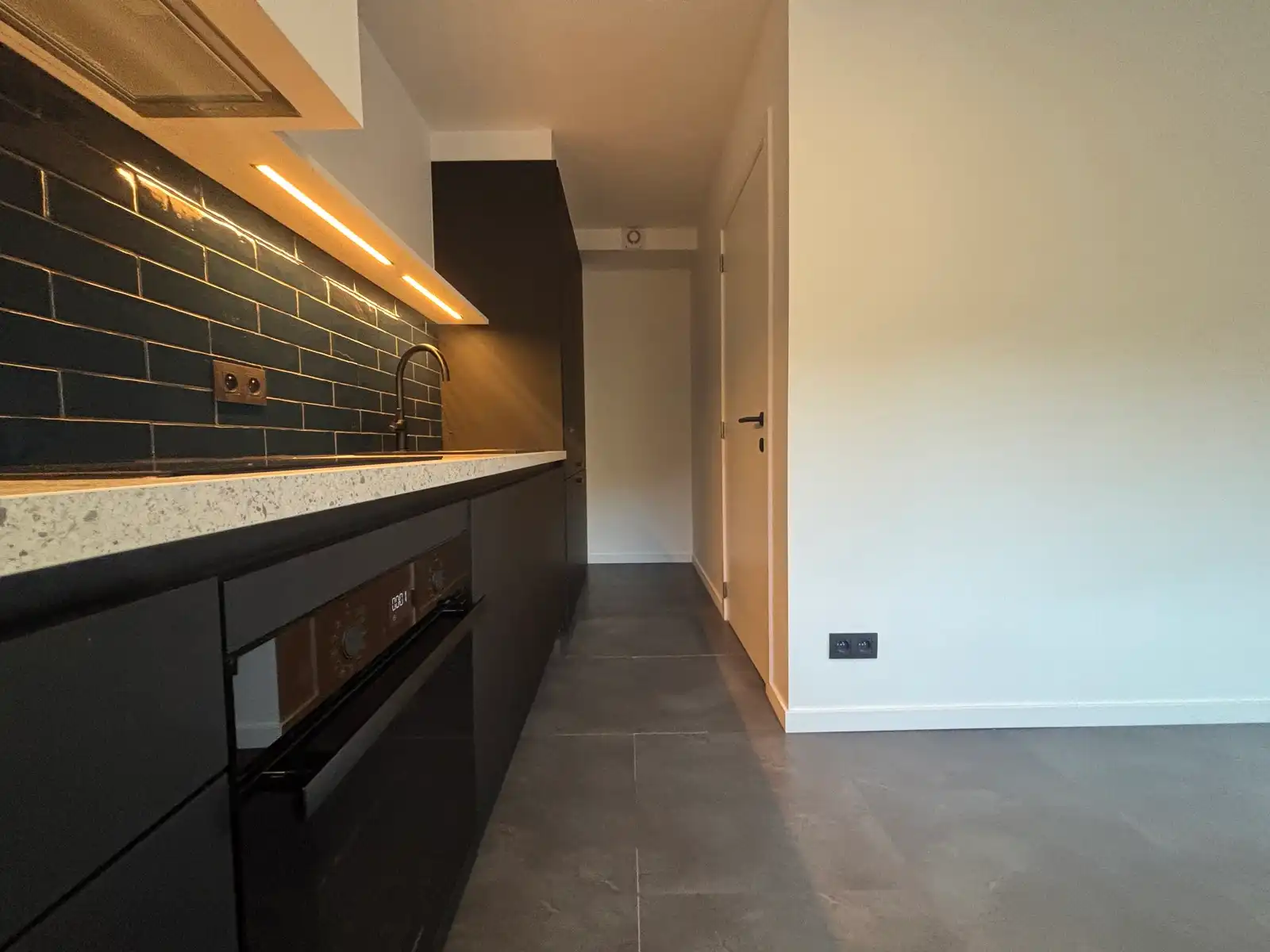 Moderne studio inclusief autostaanplaats foto 3